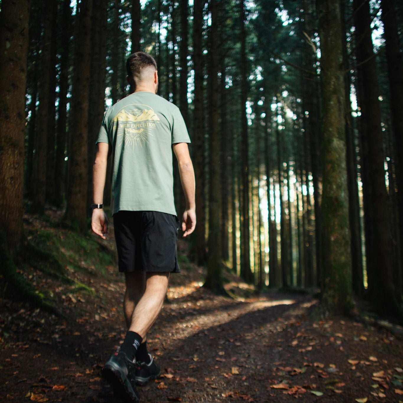 Dúlainn Apparel Unisex Heavyweight T-Shirt (Moss Green - Dawn Breaker)