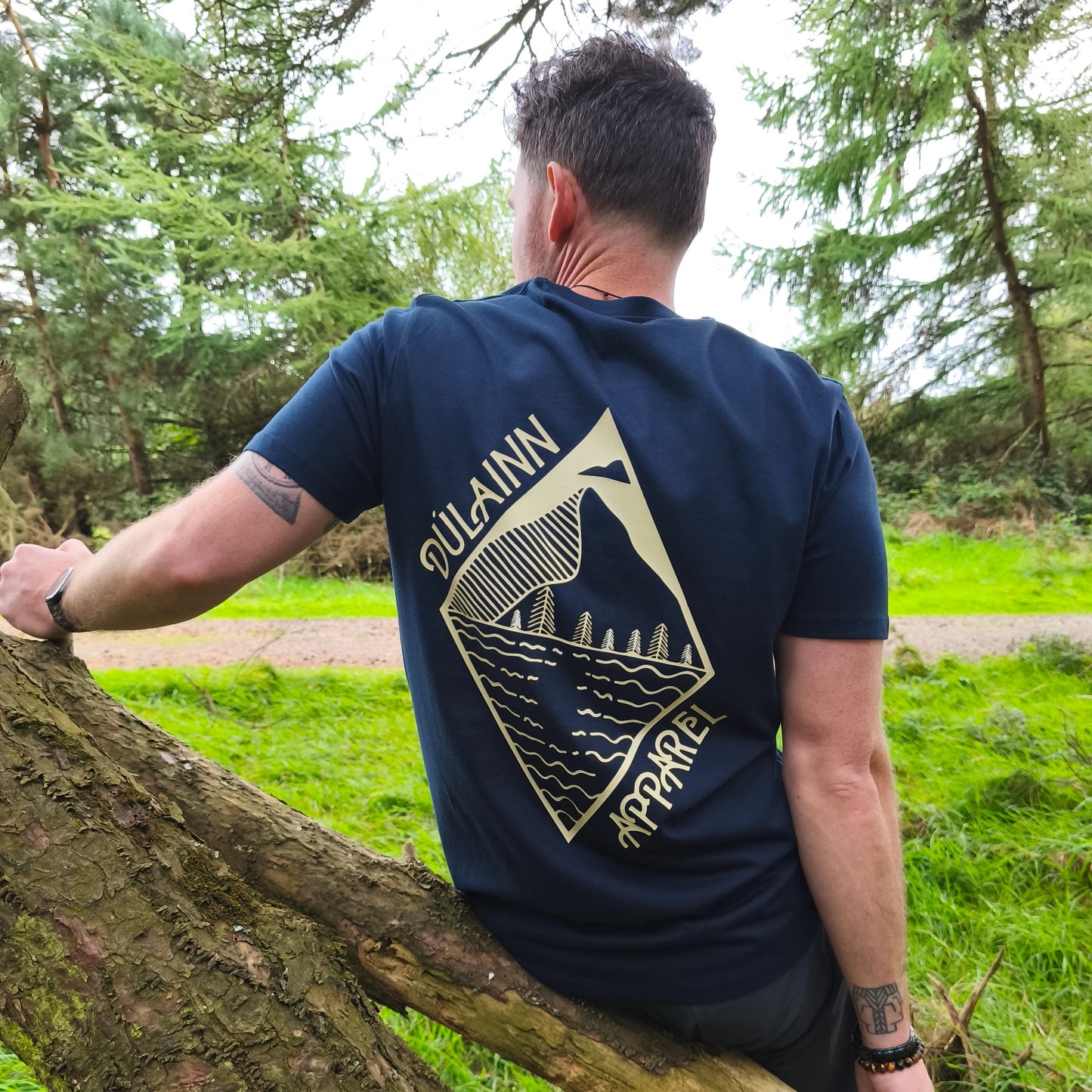 Dúlainn Apparel Unisex Heavyweight T-Shirt  ( Navy - Summit Reflection )