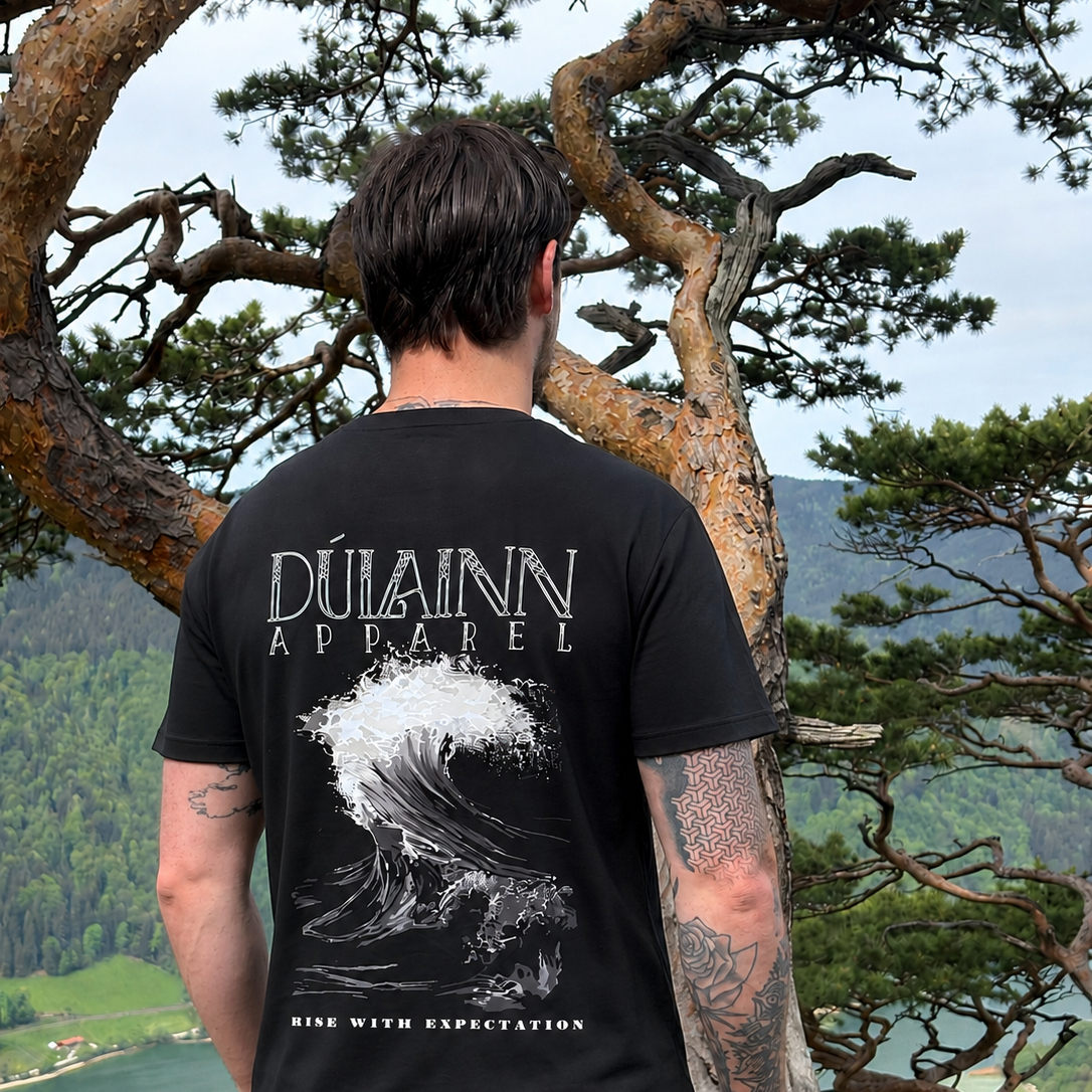 Dúlainn Apparel Unisex Becoming Collection Heavyweight T-Shirt (Black Edition - Loinnir Rising)