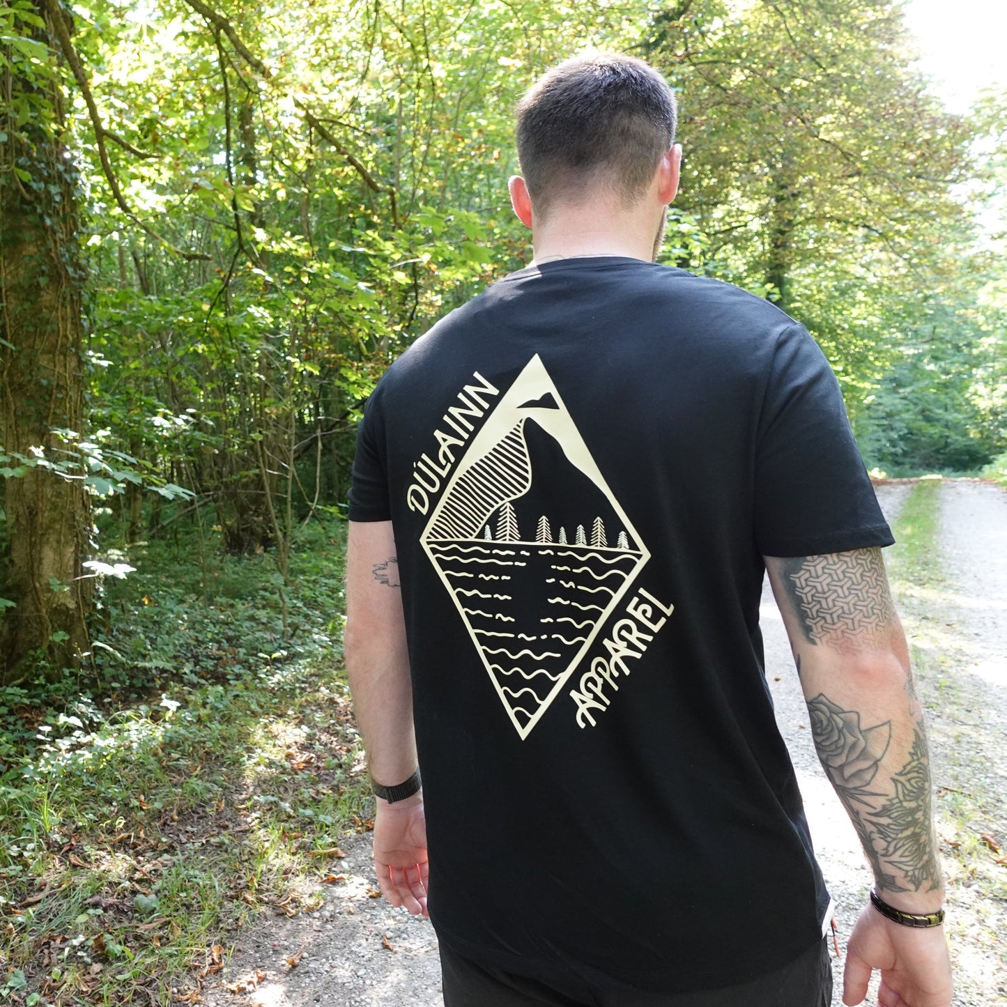 Dúlainn Apparel Unisex Heavyweight T-Shirt  (Generic Black Summit Reflection)