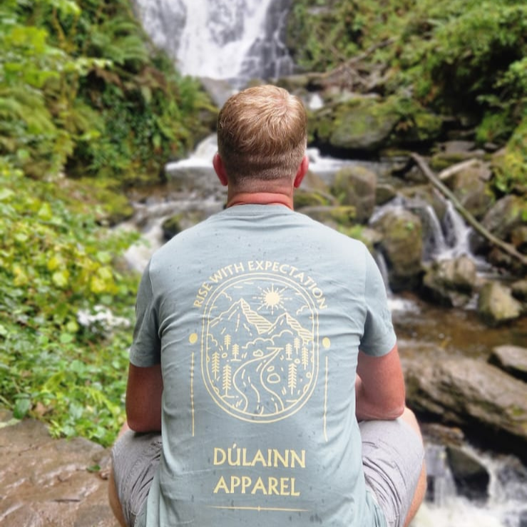 Dúlainn Apparel Unisex Heavyweight T-Shirt  (Moss Green - Pathfinder)