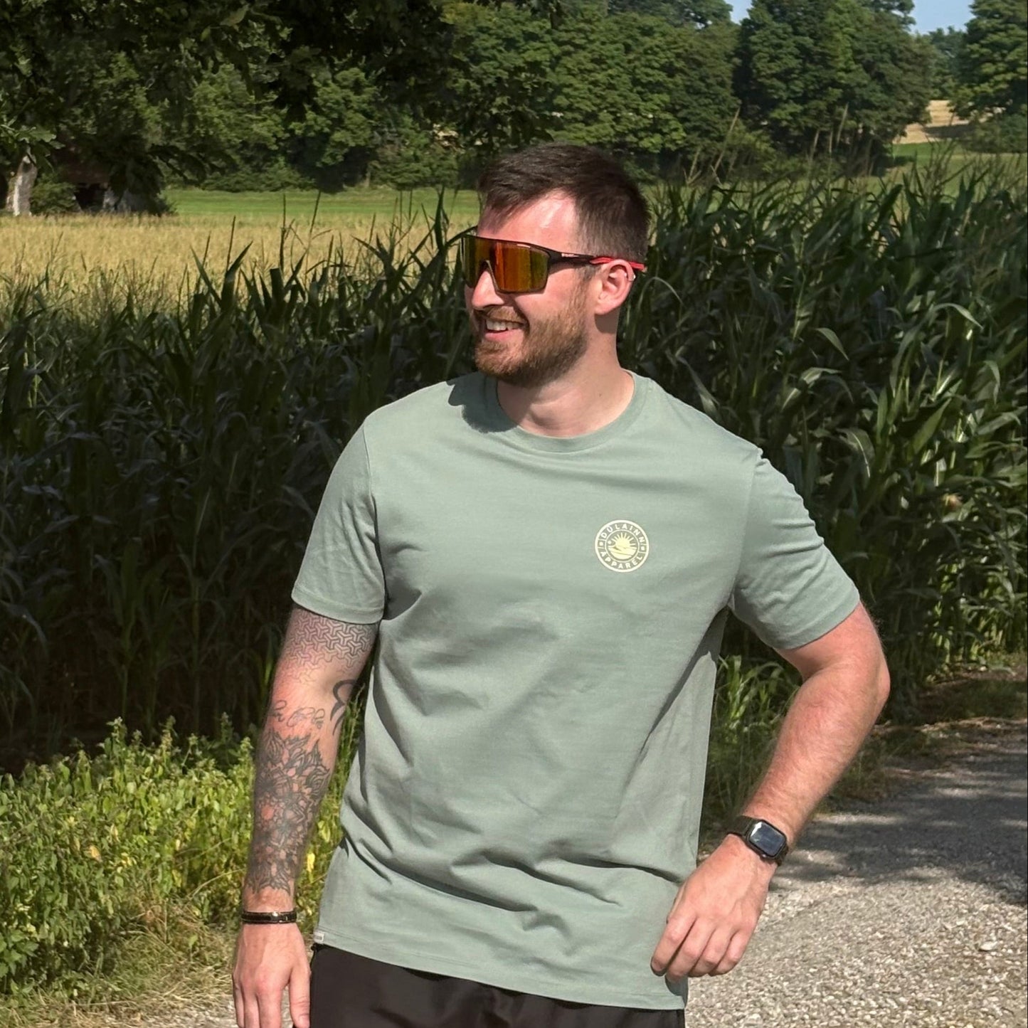 Dúlainn Apparel Unisex Heavyweight T-Shirt  ( Moss Green )